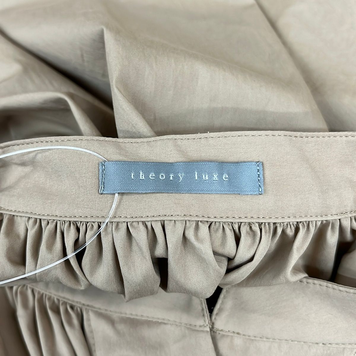 theory luxe(セオリーリュクス) ワンピース サイズ38 M レディース美品 - ベージュ 半袖/ロング/シャツワンピ