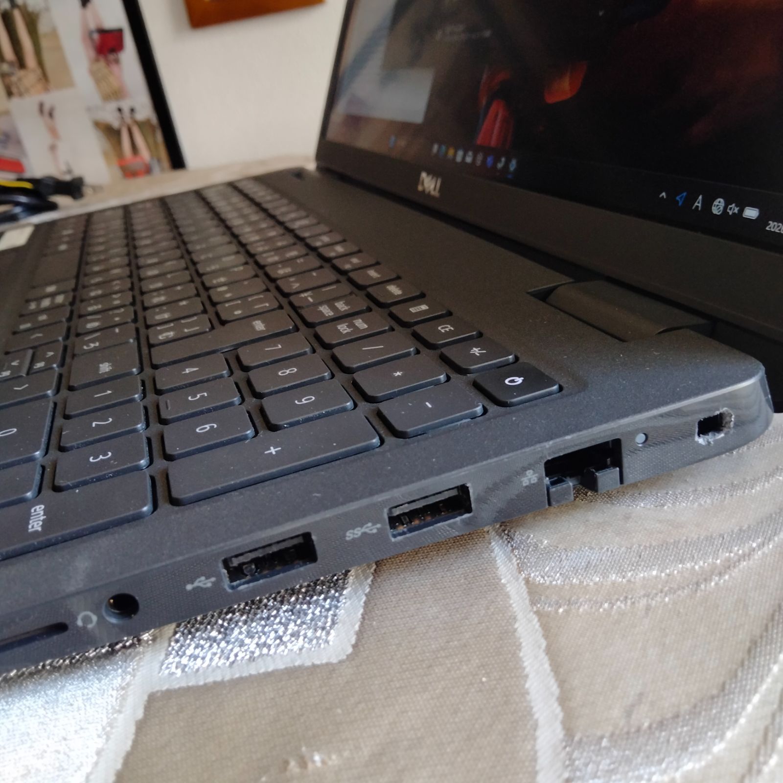 WKH01 DELL 3520 11世代 i5 1145G7 256G/SSD M.2 16G 1920x1080 Latitude