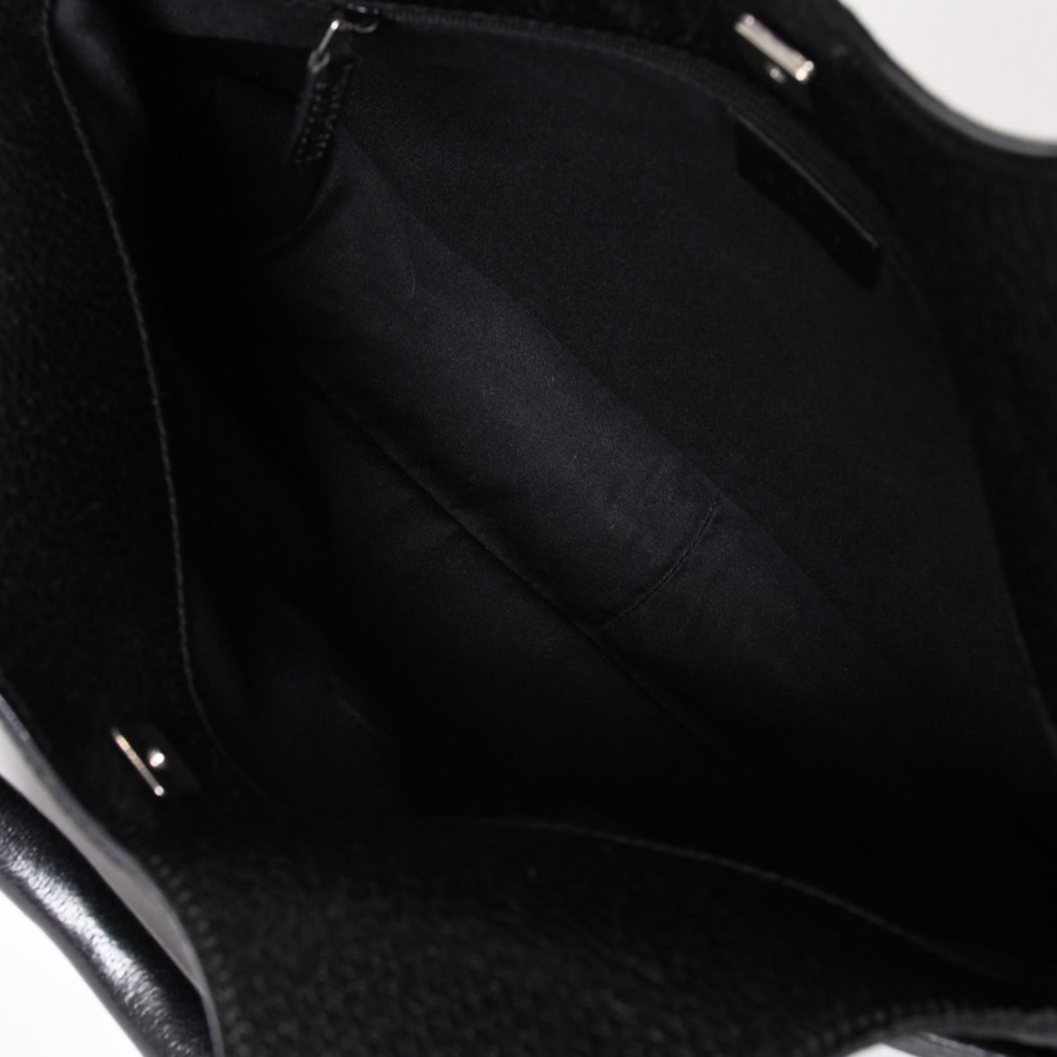 GUCCI グッチ GGキャンバスショルダーバッグ ハンドバッグ ワンショルダー GGキャンバス 132260 ブラック シルバー金具 美品 中古 4a003515 GUCCI グッチ GGキャンバスショルダーバッグ ハンドバッグ ワンショルダー GGキャンバス 132260 ブラック シルバー金具 美品 中古 4a003515