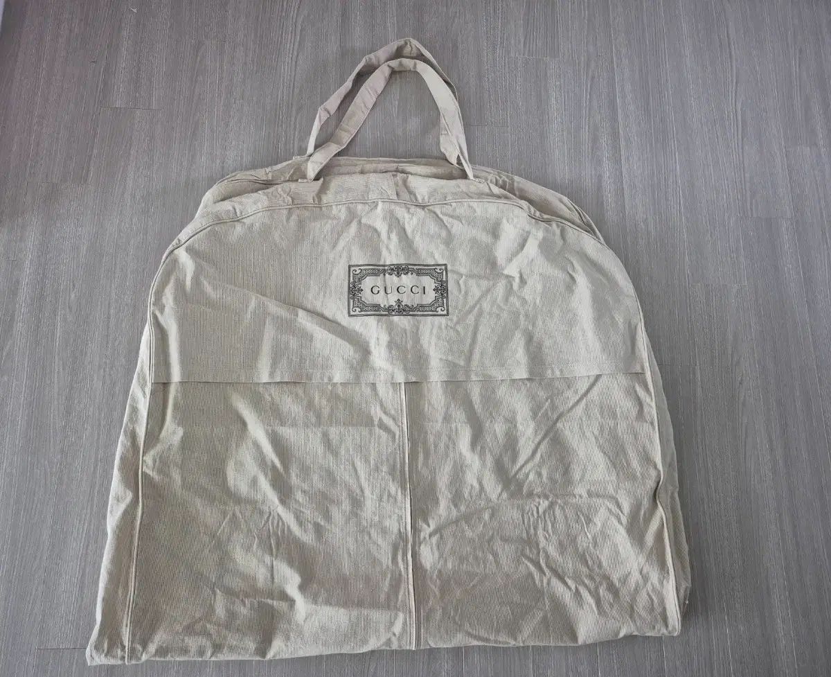 グッチ コート ダストバッグ 服 カバー
