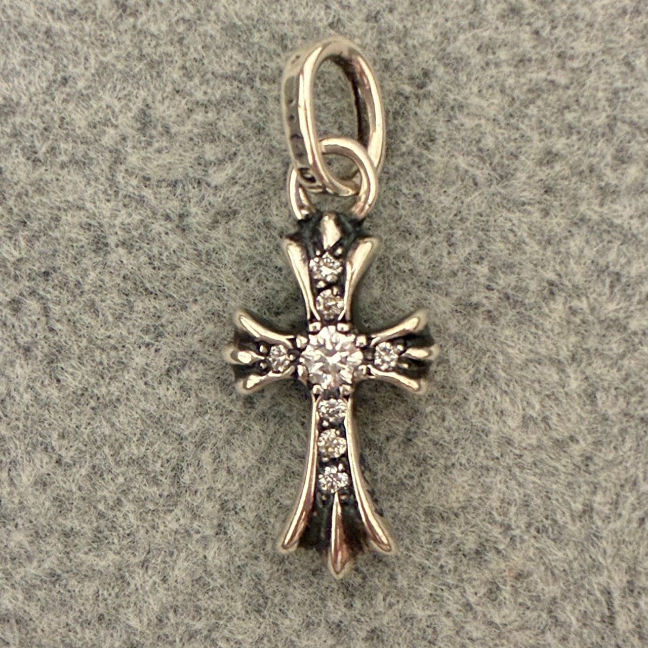 CHROME HEARTS BABY FAT クロムハーツ ベビーファット CHクロス チャーム ダイヤ クロスチャーム シルバー ネックレス トップ アクセサリー 小物 メンズ レディース 入手困難 新品未使用