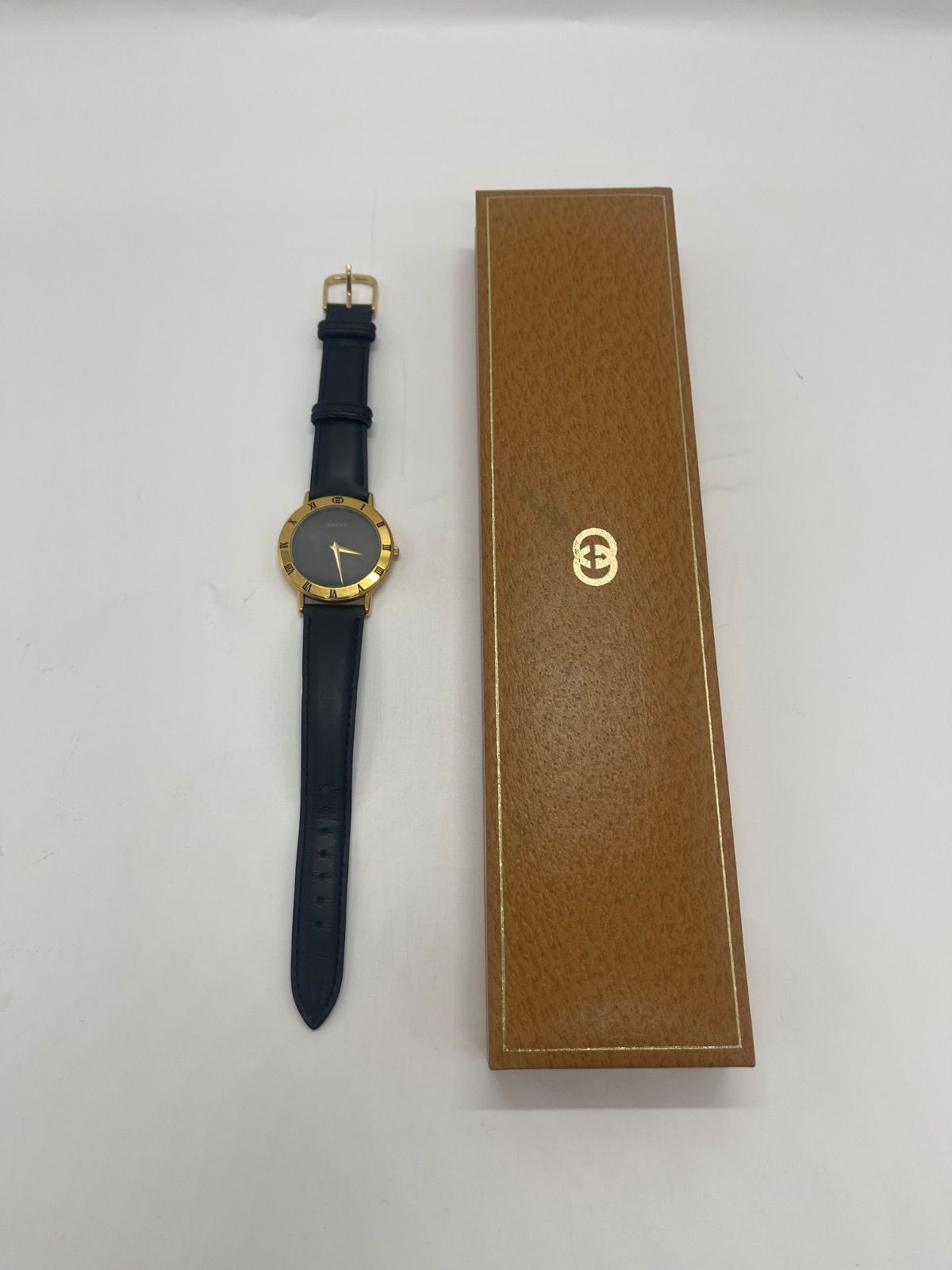 【希少】GUCCI グッチ 3000.2M 腕時計 メンズ ゴールド 黒