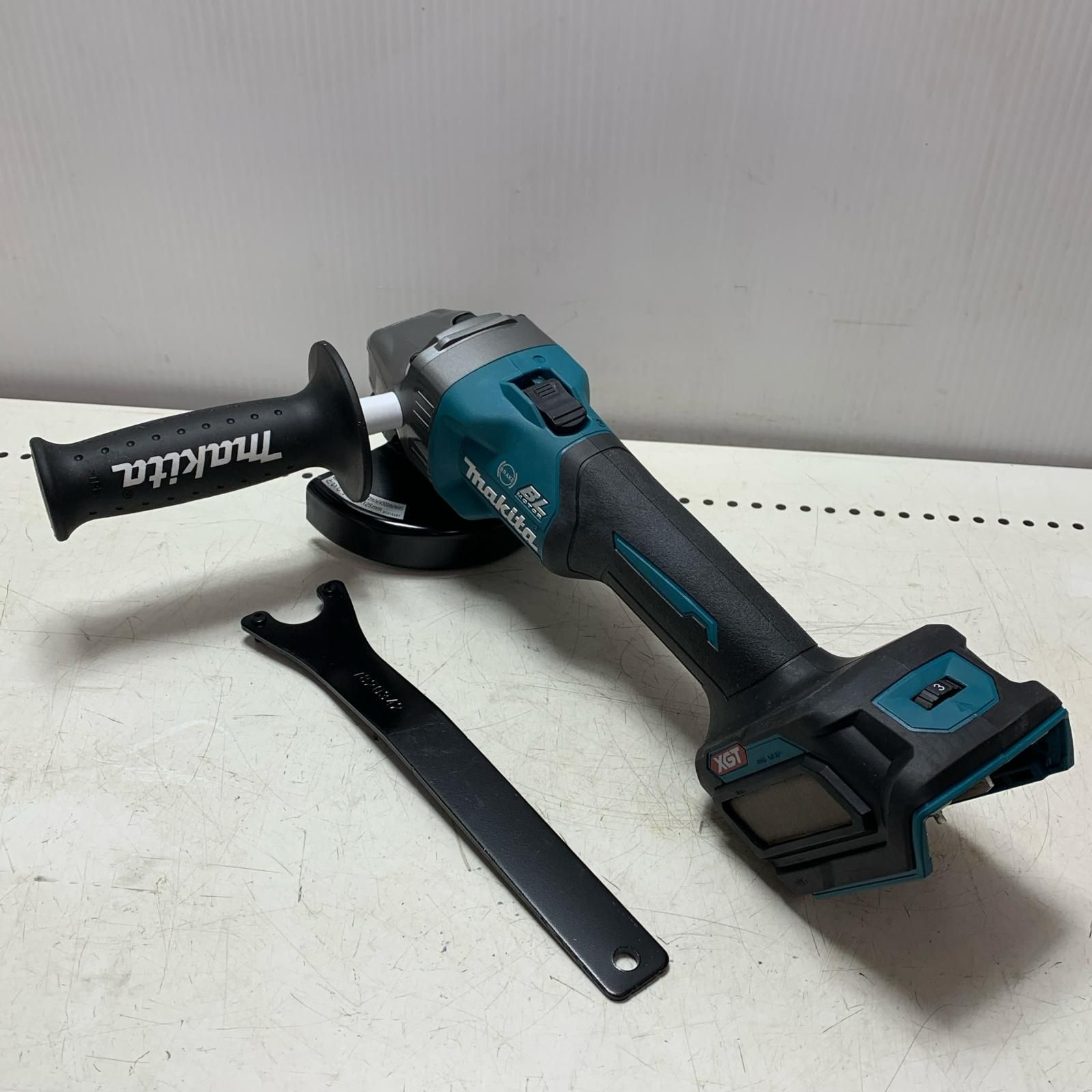 MAKITA マキタ 125mm 充電式ディスクグラインダ GA018G ブルー