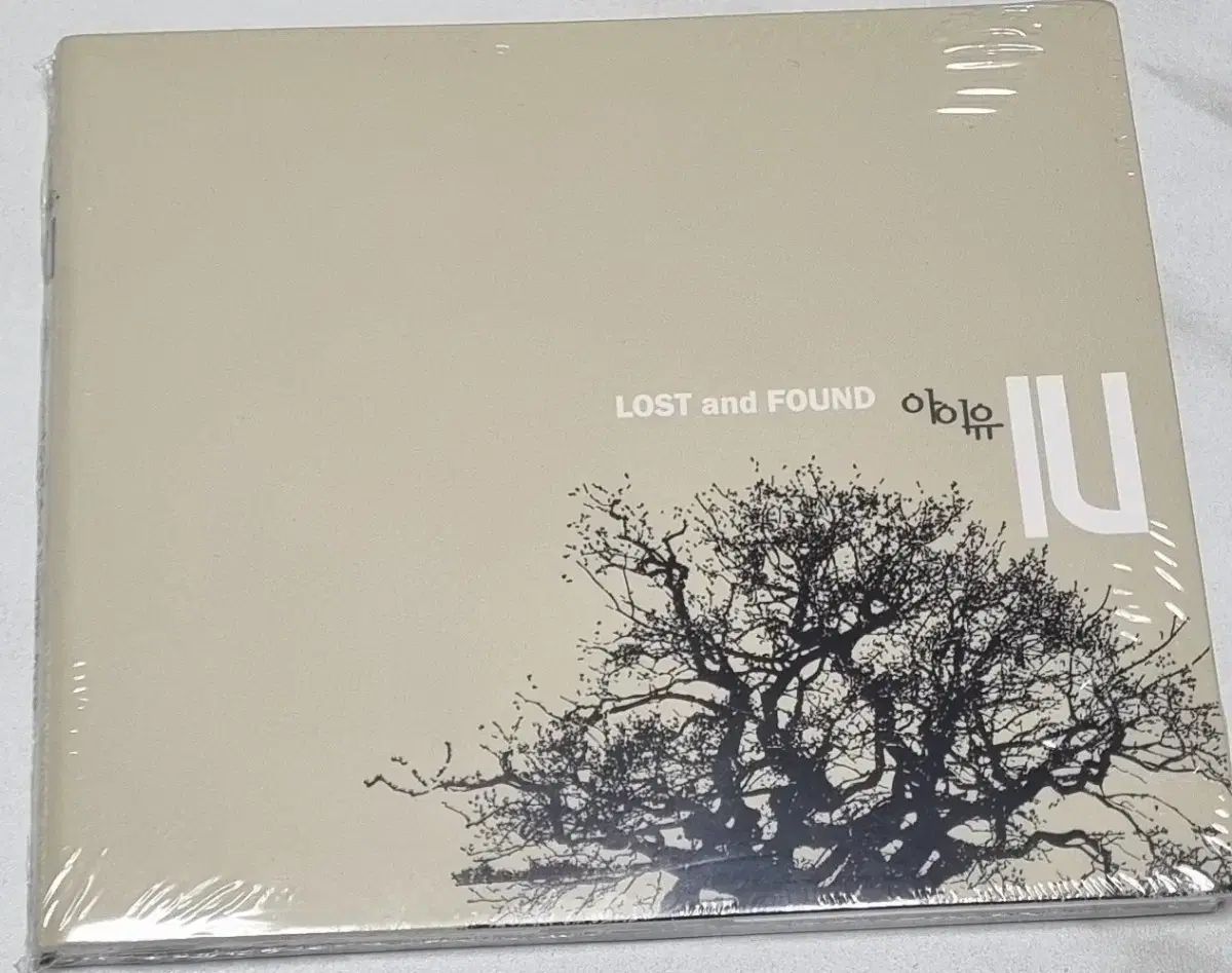 IU(アイユ) IUlost and found 未開封