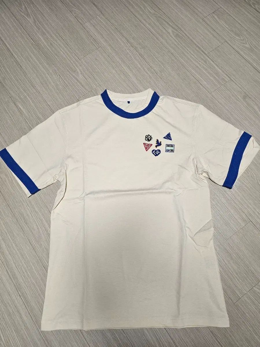 ADER ERROR アーダーエラー バッジ 半袖Tシャツ 出品