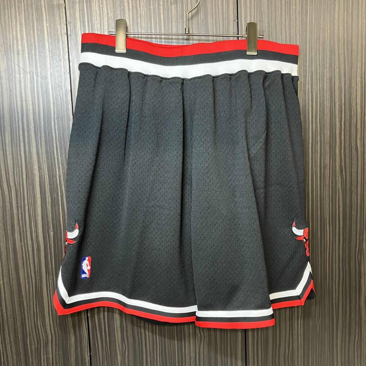 Mitchell & Ness ハーフパンツ CHICAGO BULLS XLサイズ ブラック ミッチェルアンドネス シカゴブルズ
