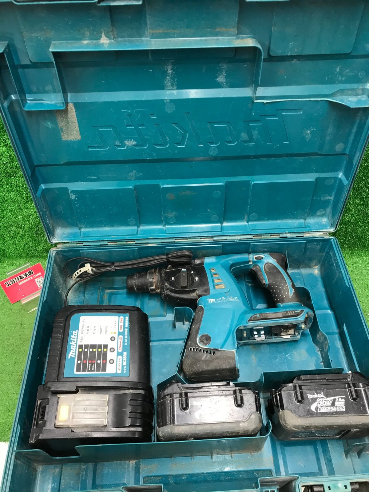【中古品】【0918】★makita(マキタ) 26㎜36v充電式ハンマドリル (2.6Ahバッテリx2/充電器/ケース) HR262DRDX　ITKEPBVUZLO2