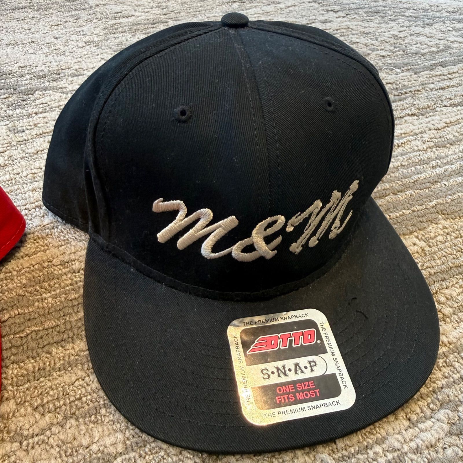 中古】M＆M CUSTOM PERFORMANCE MASSES キャップ ブラック＆レッド 2