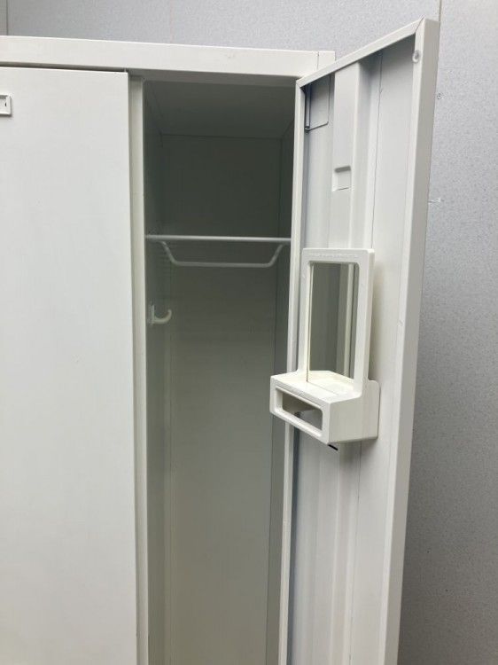 中古品】オカムラ FZタイプシリーズ 4人用ロッカー 4574FZ ZA75 