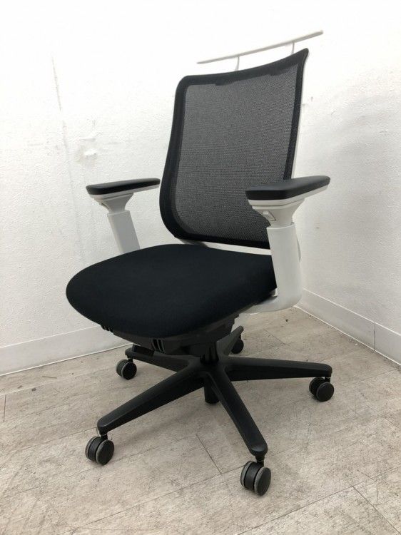 【中古品】コクヨ 可動肘付付ミトラチェア CR-G2911 ブラック
