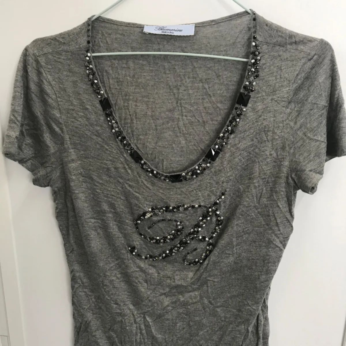 【美品】Blumarine ブルマリン ビジュー＆ラインストーン ロゴTシャツ イタリア製(志)A-465