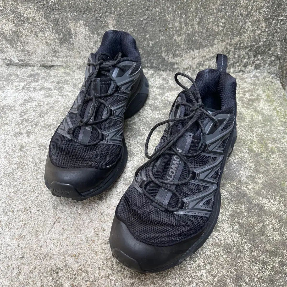 230 SALOMON XT6 ブラック スニーカー