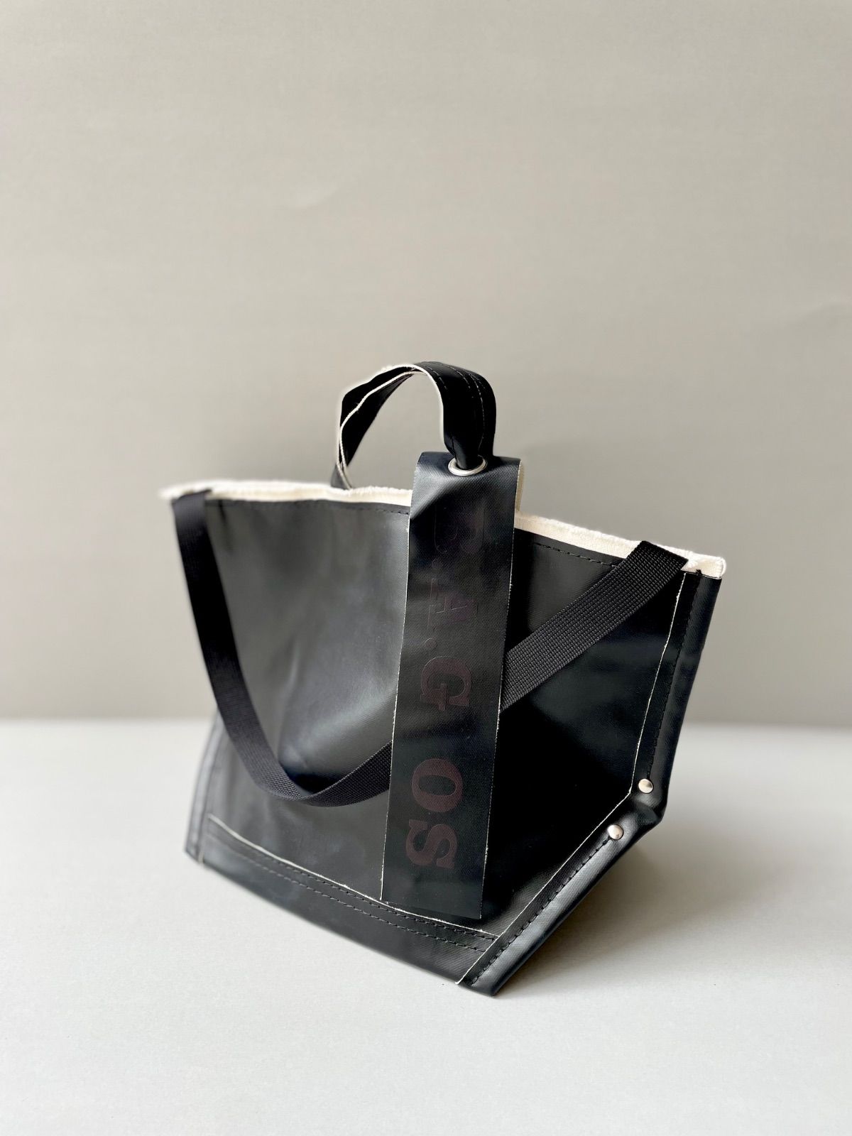 販売継続品 / 美品 eb.a.gos  エバゴス　PVC Y字トート Mサイズ IVORY×BLACK　日本製