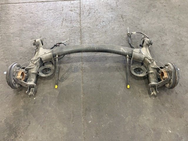 N-BOX JF4 リアアクスルビーム G L ホンダセンシング 4WD 42100-TTB-020 NH830M