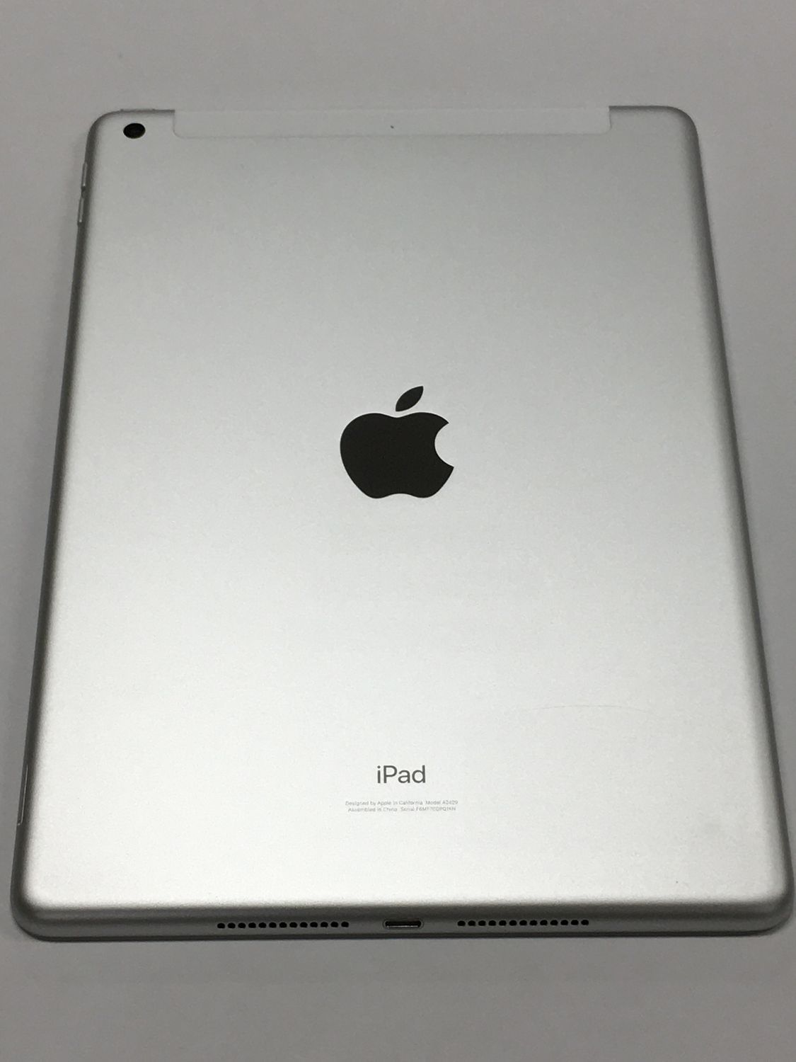 バッテリー90% Apple iPad (第8世代) 32GB 本体 電池90％ Apple iPad 第8世代 SIMフリー 32GB シルバー【動作確認