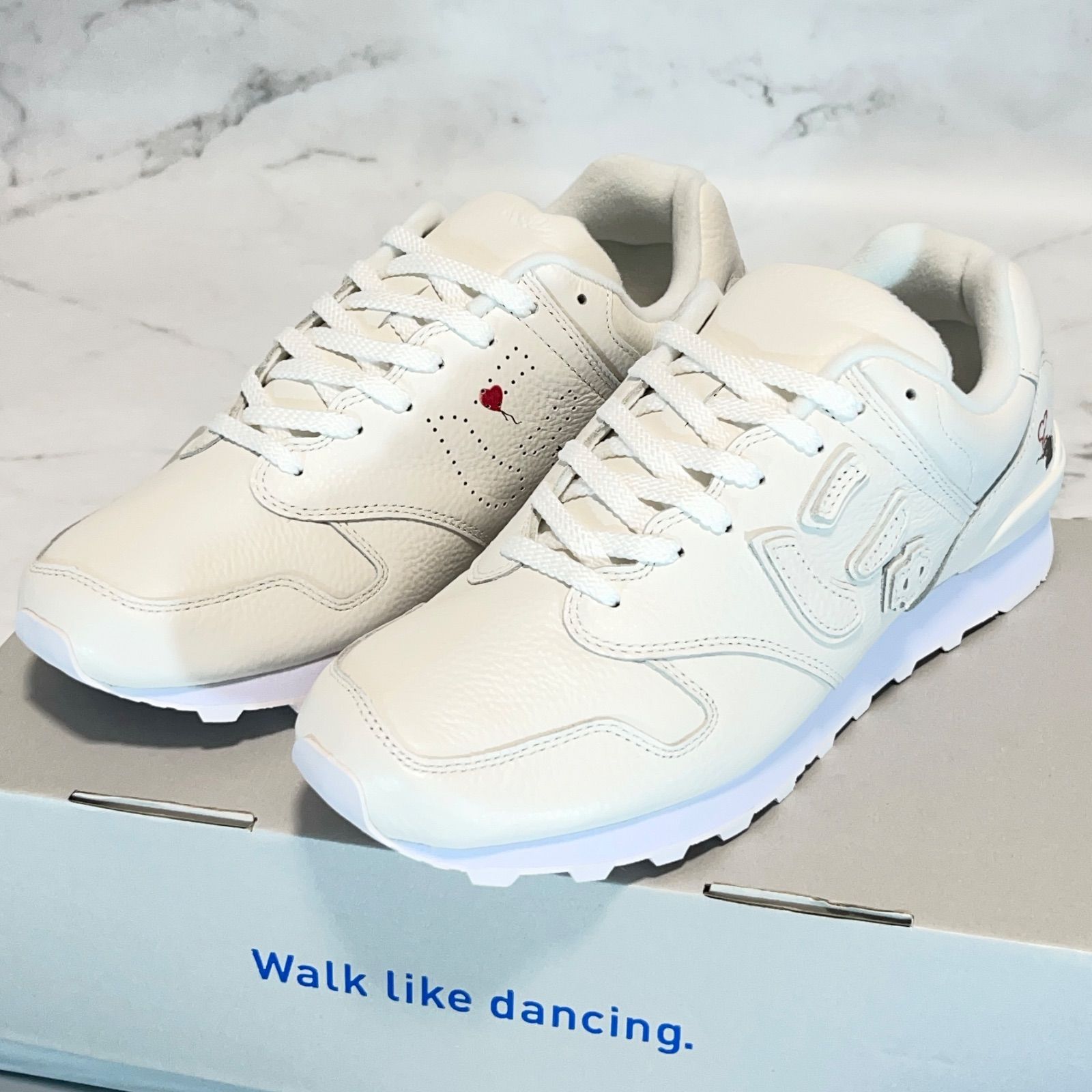 未使用品　SANGACIO サンガッチョ　BRANDALISED ブランダライズド　バンクシー　Banksy にゅ〜ず　PURE WHITE ピュアホワイト　スニーカー　レザー　風船と少女　27.5cm