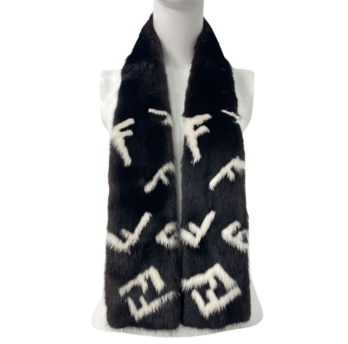 美品 FENDI フェンディ ミンク マフラー FF ズッカ レザー 毛皮 ブラック 保存袋付き