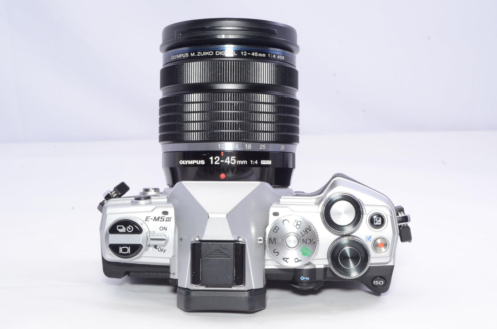 オリンパス OM-D E-M5 Mark III 12-45mm F4.0 PROキット シルバー 動作 