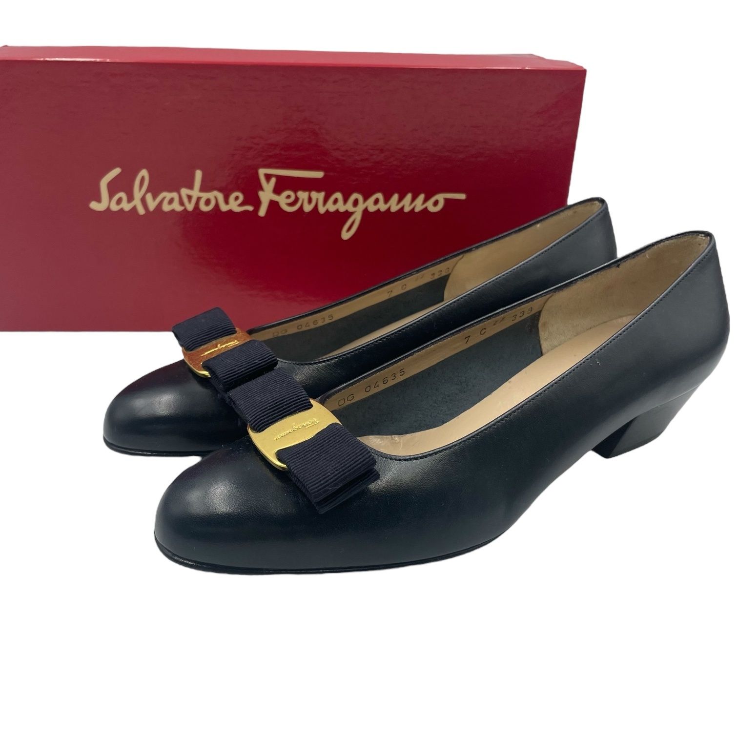 未使用品 Salvatore Ferragamo フェラガモ パンプス レザー ヒール リボン金具付き ネイビー サイズ37C 箱付き