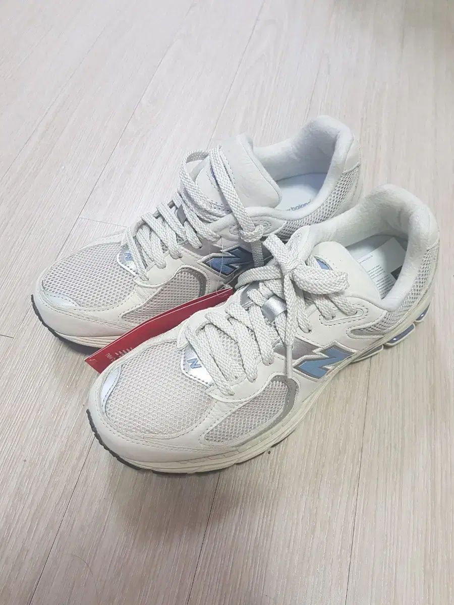 New Balance 2002R 白・ブルー (260size)
