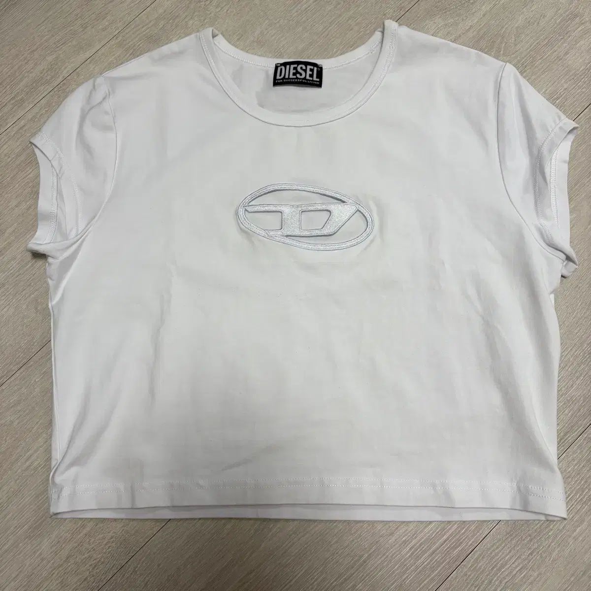 DIESEL ロゴ Tシャツ ピーカブー