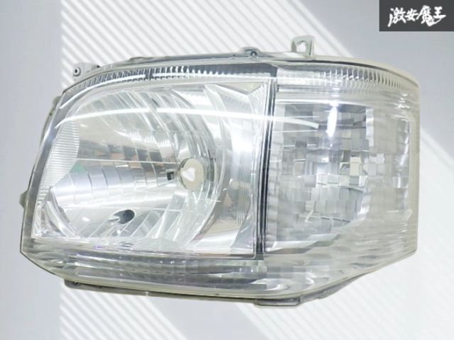 割れ無し！】トヨタ 純正 200系 ハイエース ハロゲン ヘッドライト