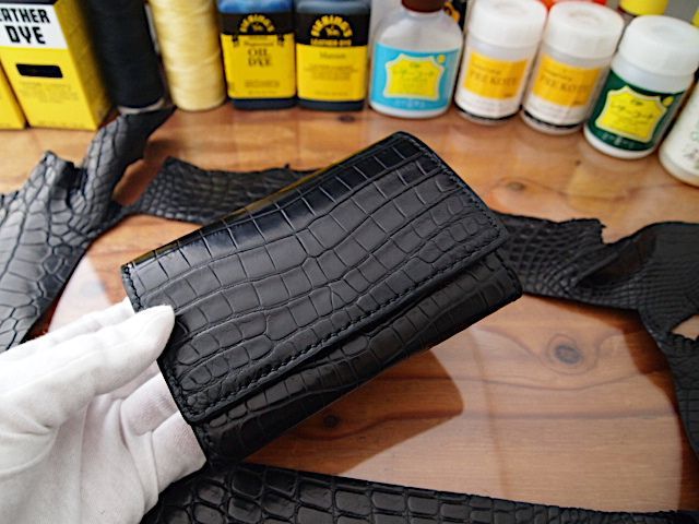 【オーダー】クロコダイルで作るボタン式ミドルサイズウォレット 51,480円