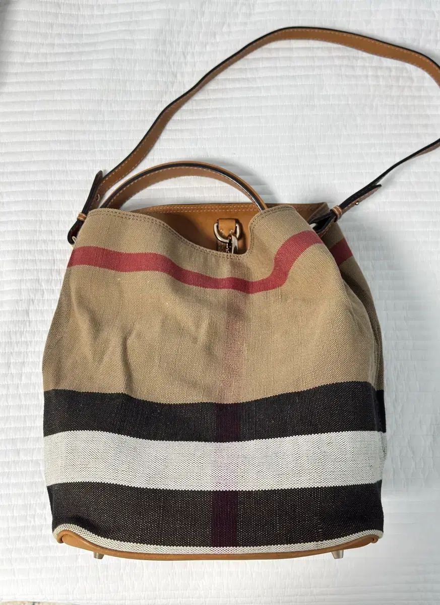 バーバリー エシュビー HOBO BAG