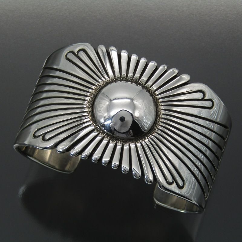 Navajo Thomas Curtis スタンプワーク バングル 美品 Thomas Curtis ナバホ族 バングル サンバースト 37.5mm トーマス
