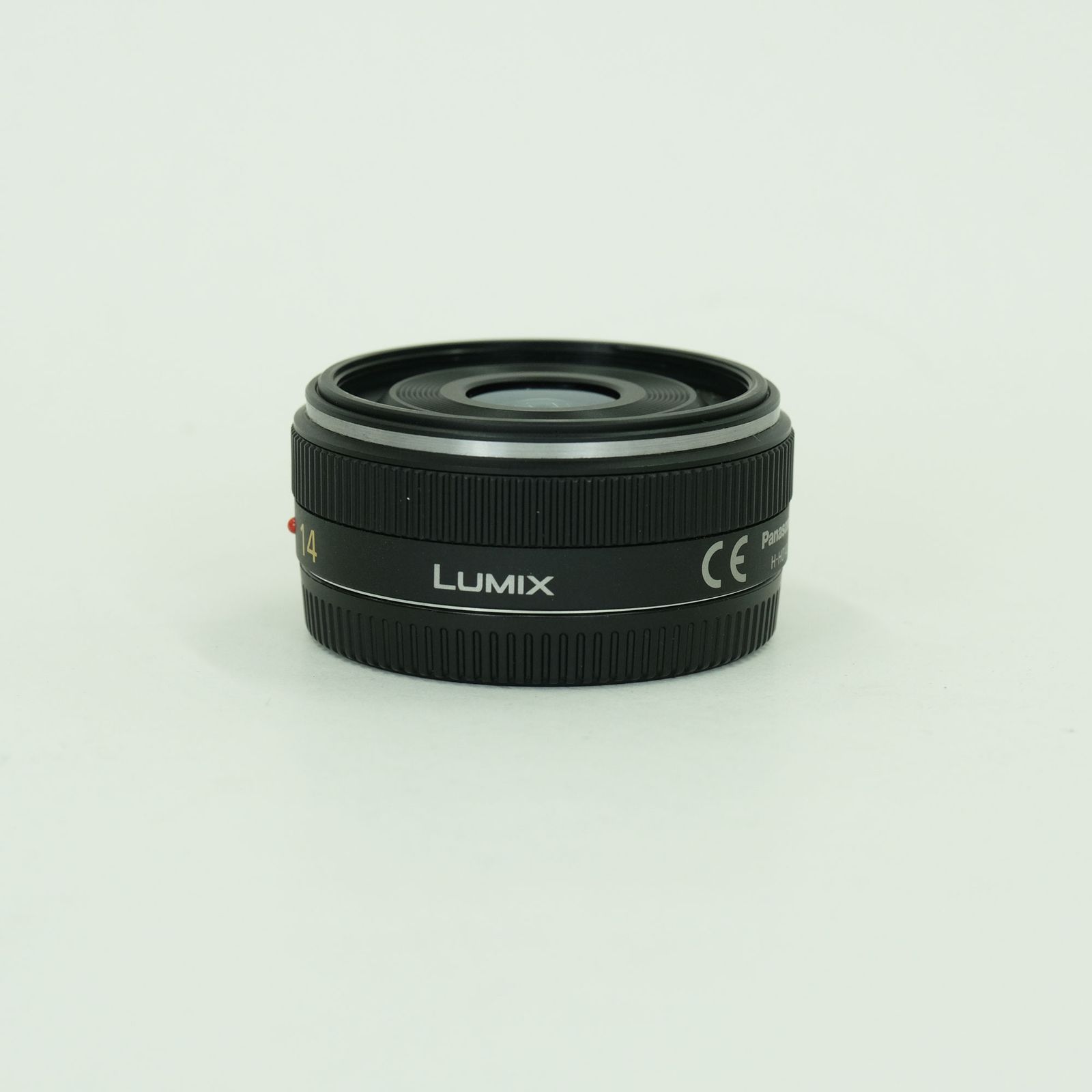 美品 | フード・フィルター付] Panasonic LUMIX G 14mm F2.5 ASPH. H 