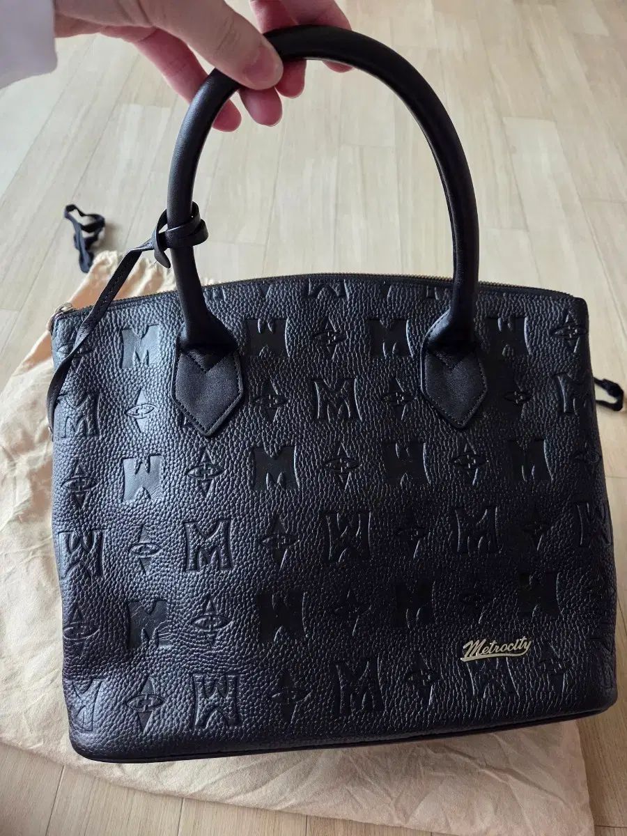 METROCITY メトロシティ ロゴ エンボス トートバッグ ブラック
