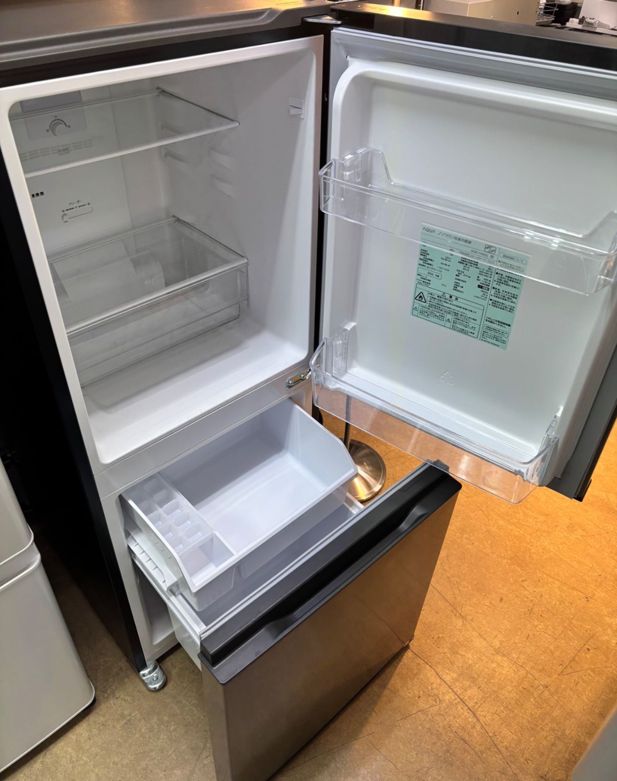 ◇AQUA 冷蔵庫 135L カッコいいシルバー AQR-14N(S) - メルカリ