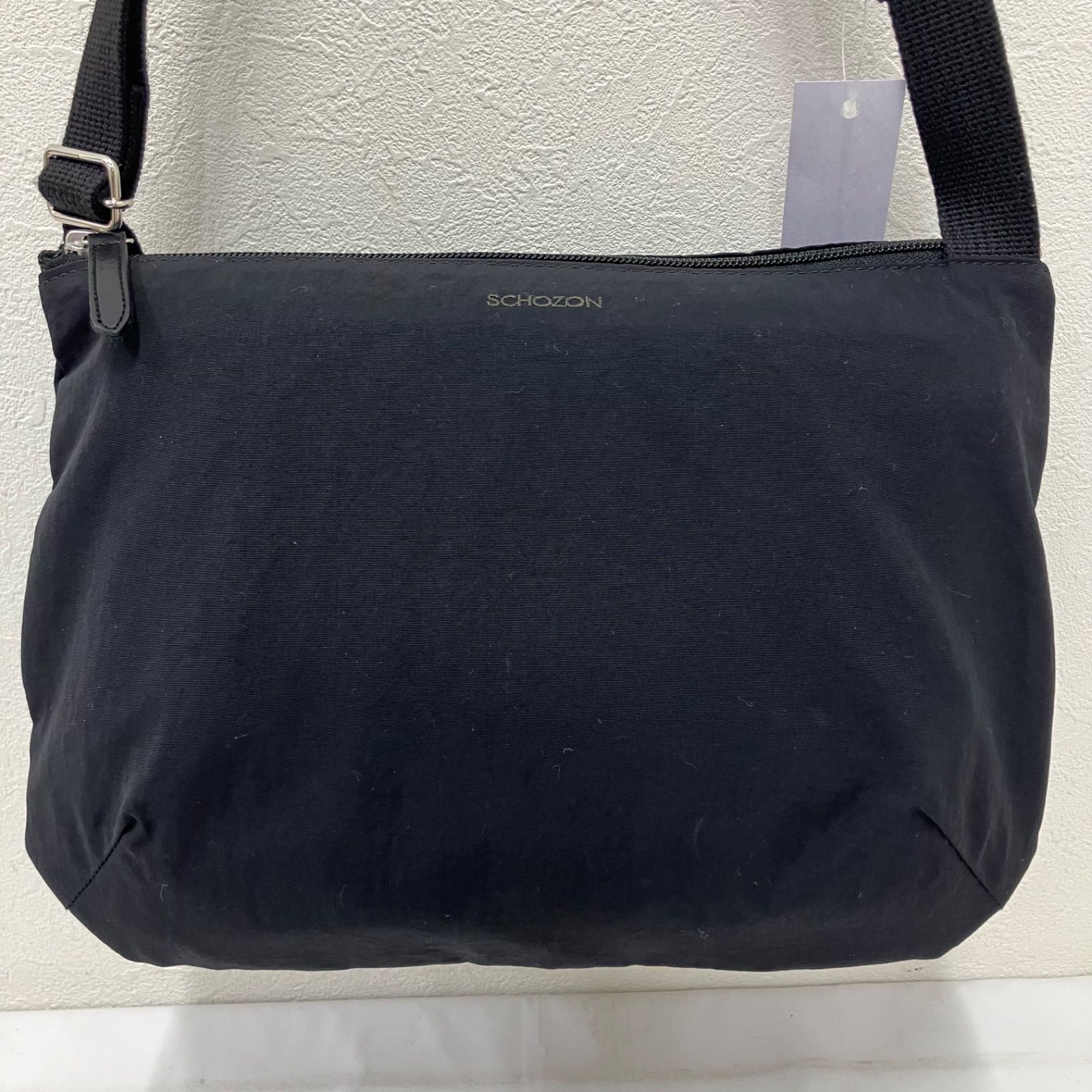 4692　【美品】　SCHOZON　ショゾン　ドッピオ　ショルダーバッグ　ブラック　黒　無地　レディース　軽量　ポケット多数