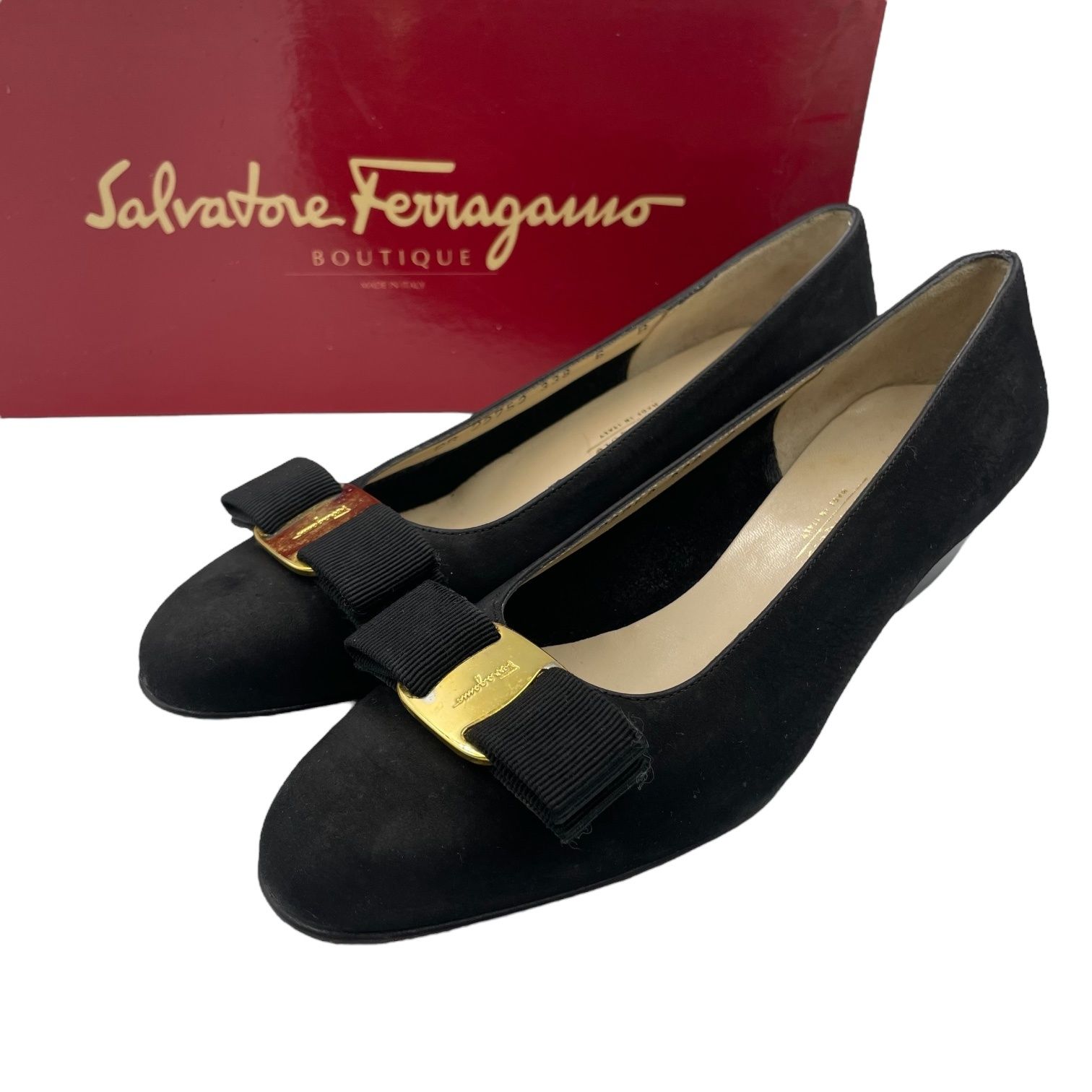 未使用品 Salvatore Ferragamo フェラガモ パンプス スウェード リボン付き ブラック サイズ36B 箱付き