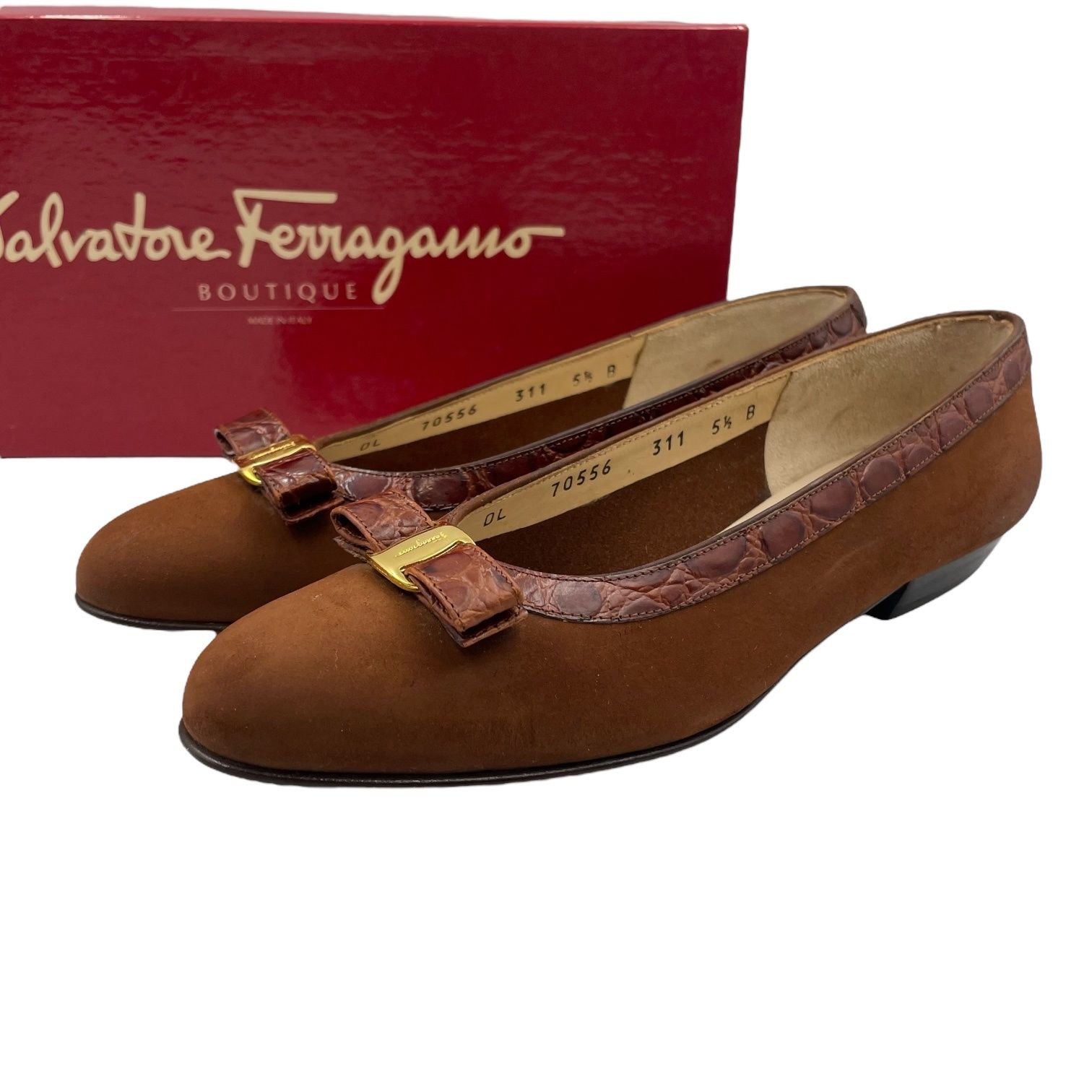 未使用品 Salvatore Ferragamo フェラガモ パンプス スウェード リボン付き ブラウン サイズ35.5B 箱付き