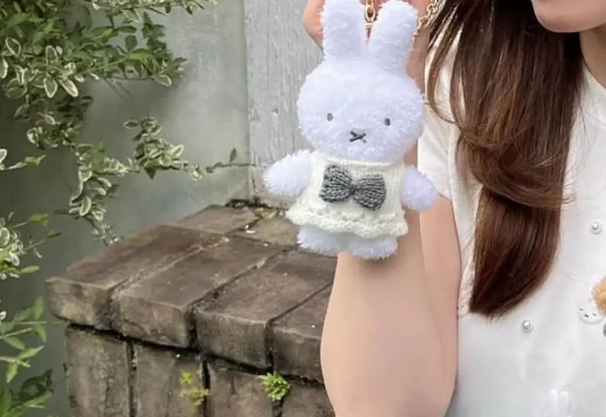新品)miia 限定 ミッフィーニットぬいぐるみキーホルダー 白