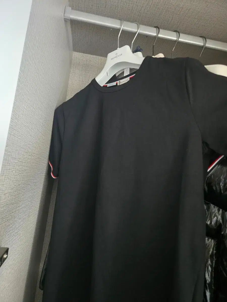 モンクレール 3本線 半袖Tシャツ