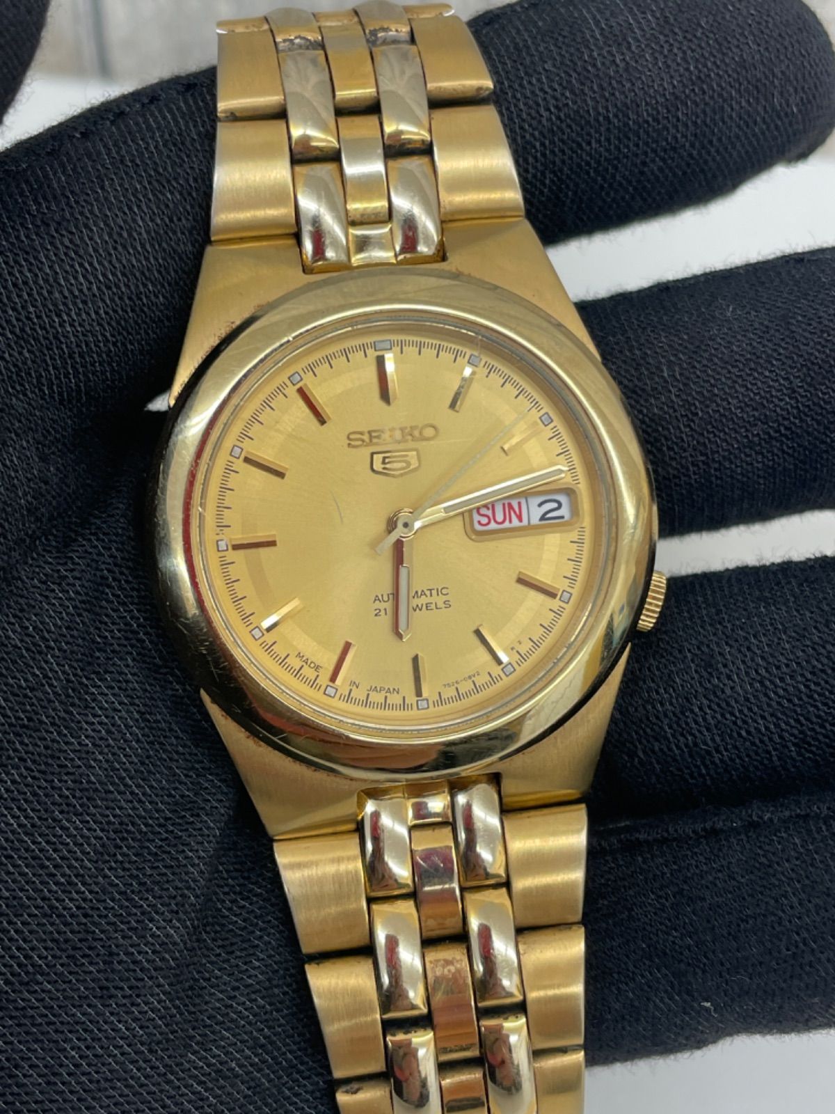E【ヴィンテージ】SEIKO 5 自動巻き 腕時計 7S26-08V2 稼働品 メンズ ゴールドカラーオートマ 裏スケ