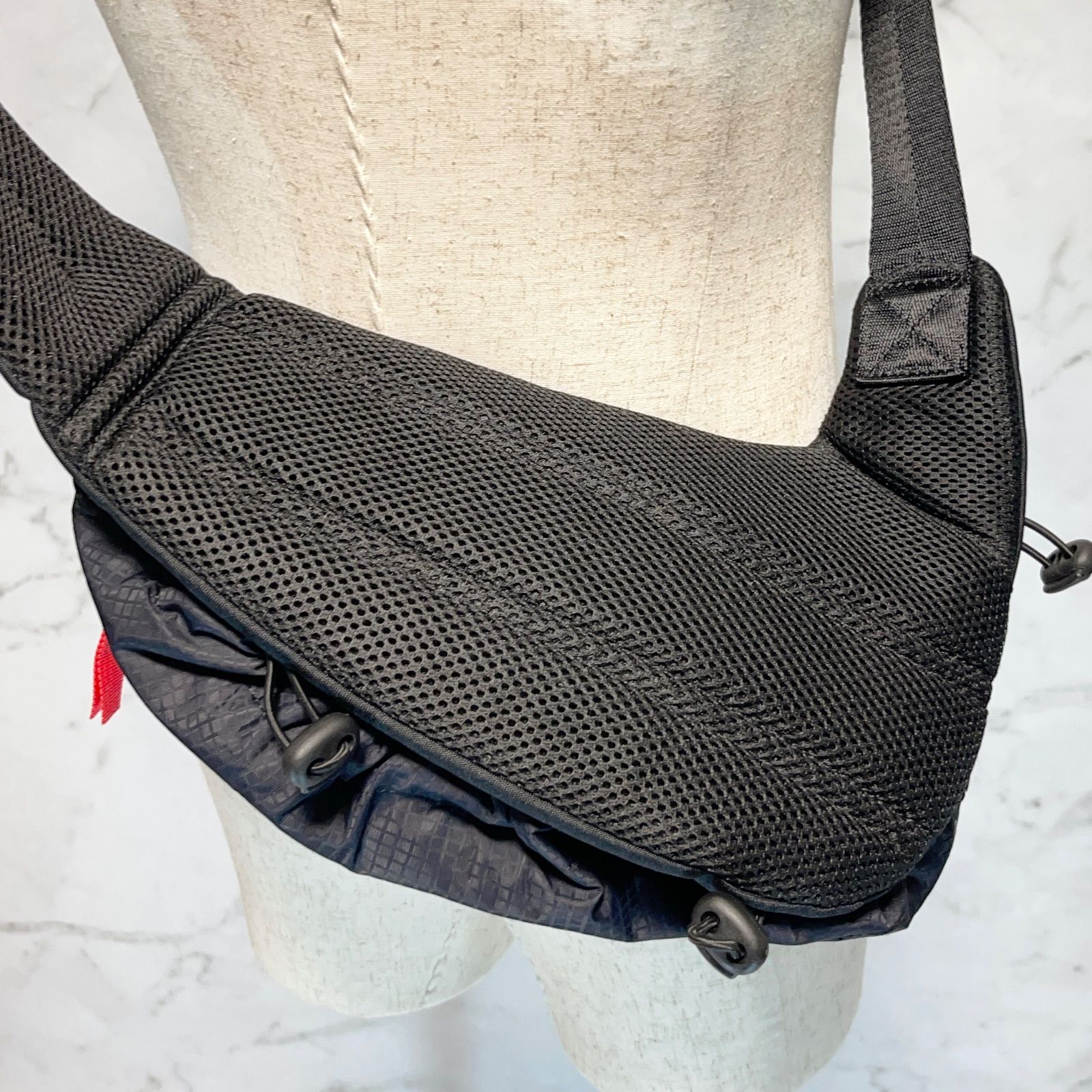 美品 DIESEL ディーゼル Zip-D-Sling Bag In Check-Jacquard Shell