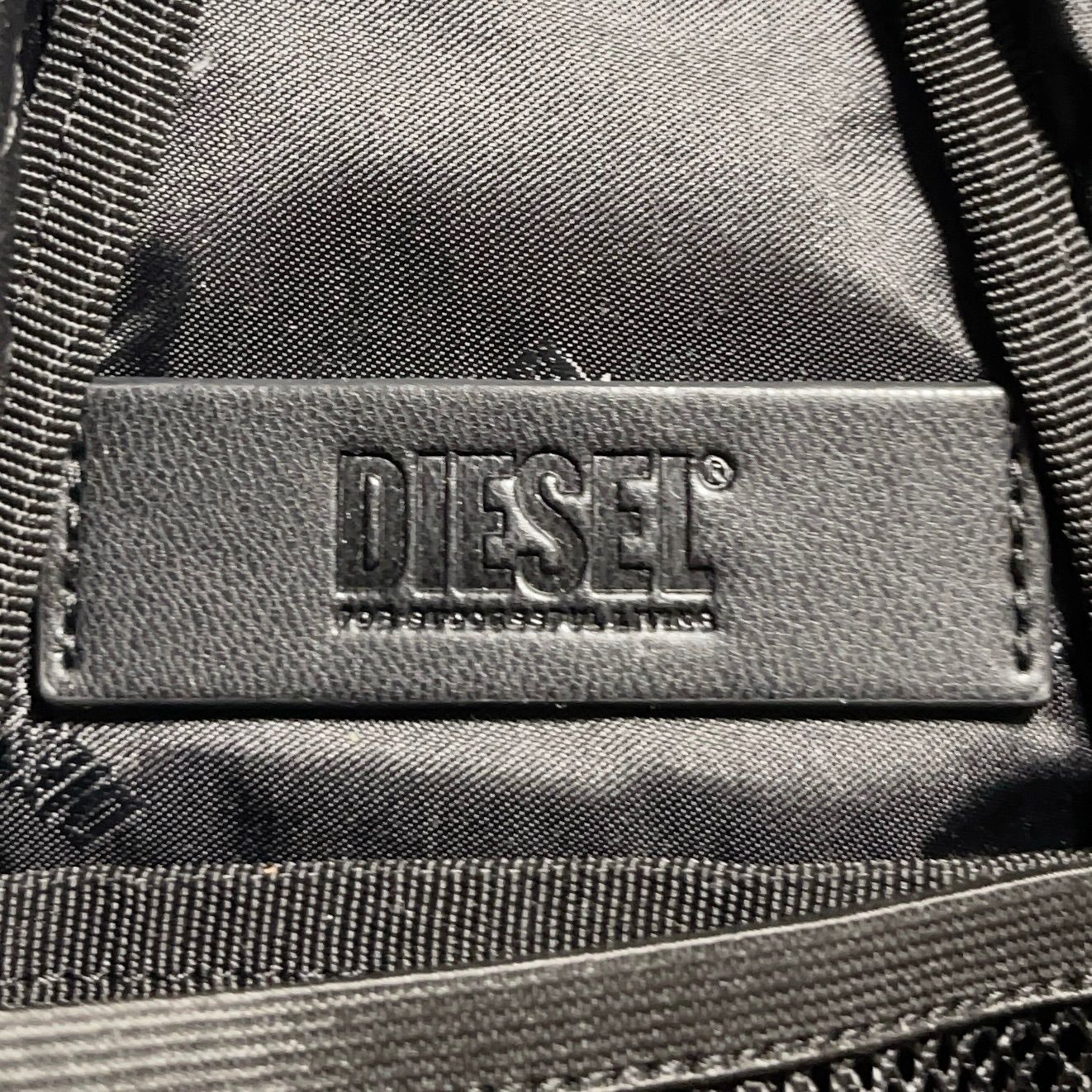美品 DIESEL ディーゼル Zip-D-Sling Bag In Check-Jacquard Shell