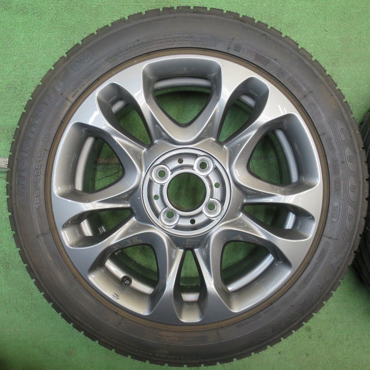 ほぼ未使用！キレイ★FIAT フィアット 500 S C 純正 185/55R15 グッドイヤー EfficientGrip 15インチ PCD98/4H★6052604NJノ