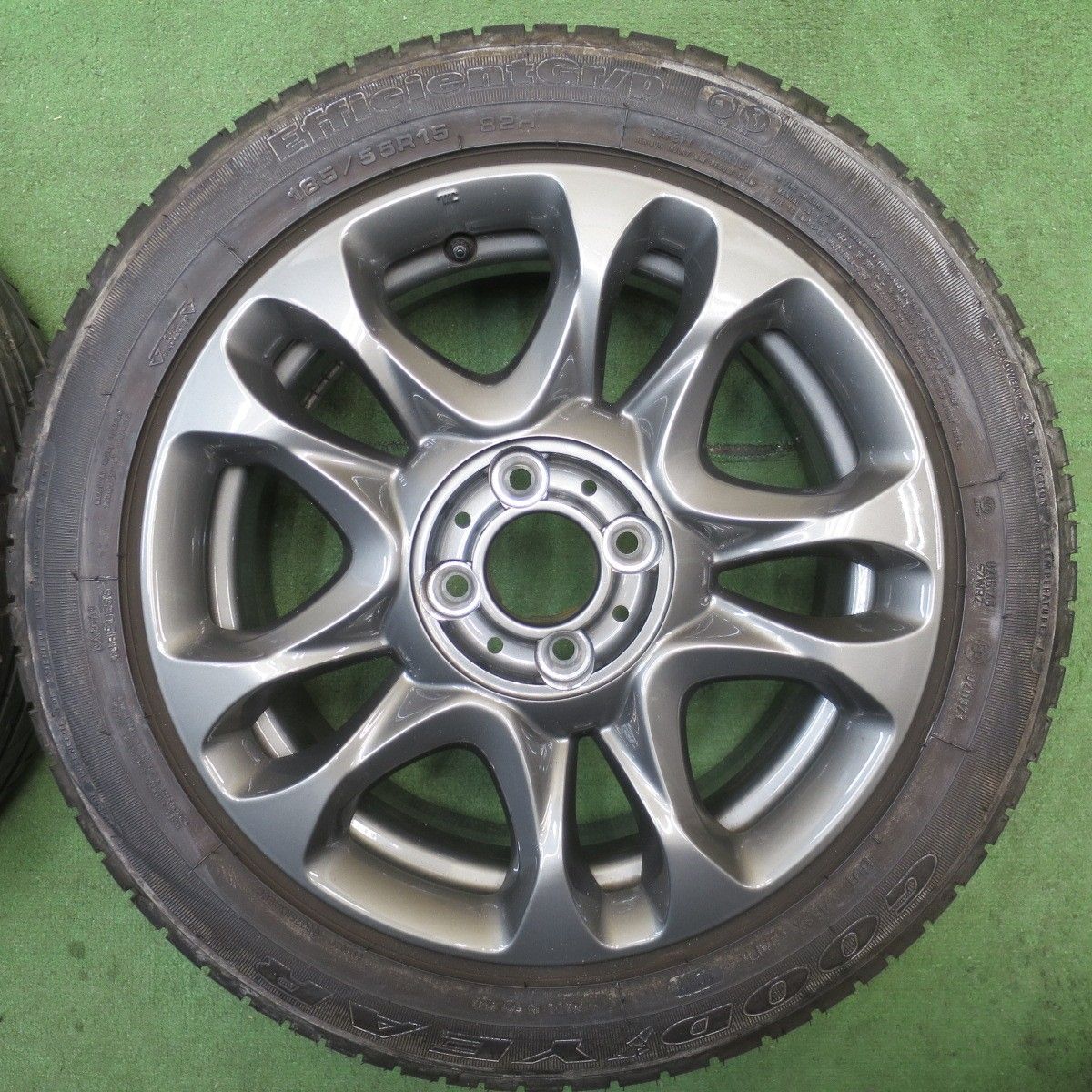 ほぼ未使用！キレイ★FIAT フィアット 500 S C 純正 185/55R15 グッドイヤー EfficientGrip 15インチ PCD98/4H★6052604NJノ