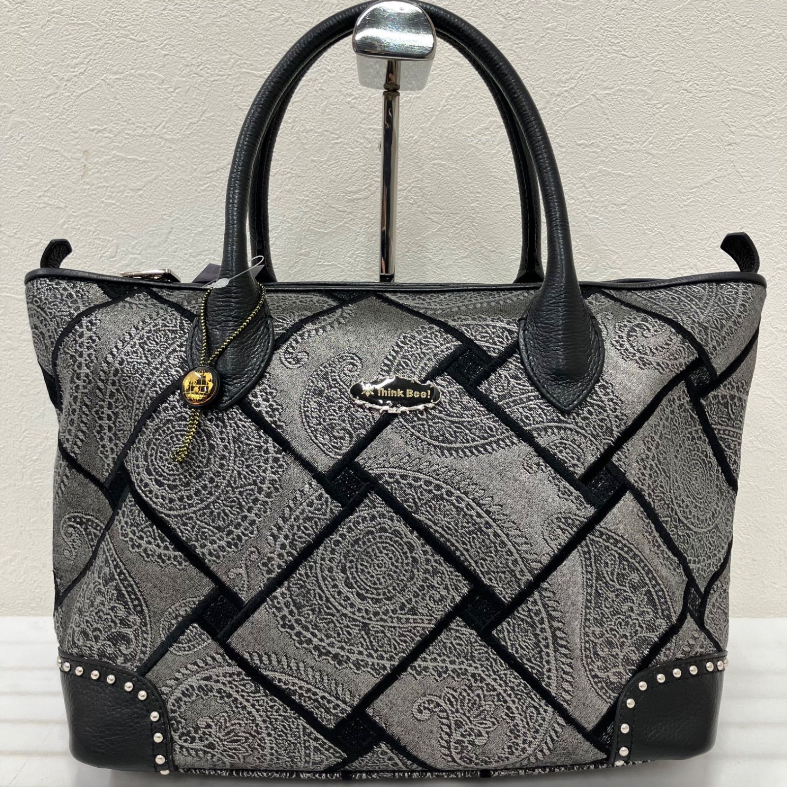 Y4720　【美品】　Think Bee!　シンクビー！　ハンドバッグ　トートバッグ　ペイズリーブリックス　ペイズリー　ブラック　黒　グレー　シルバー　レディース　ゴブラン織り　通勤　通学　仕事用バッグ　普段使い
