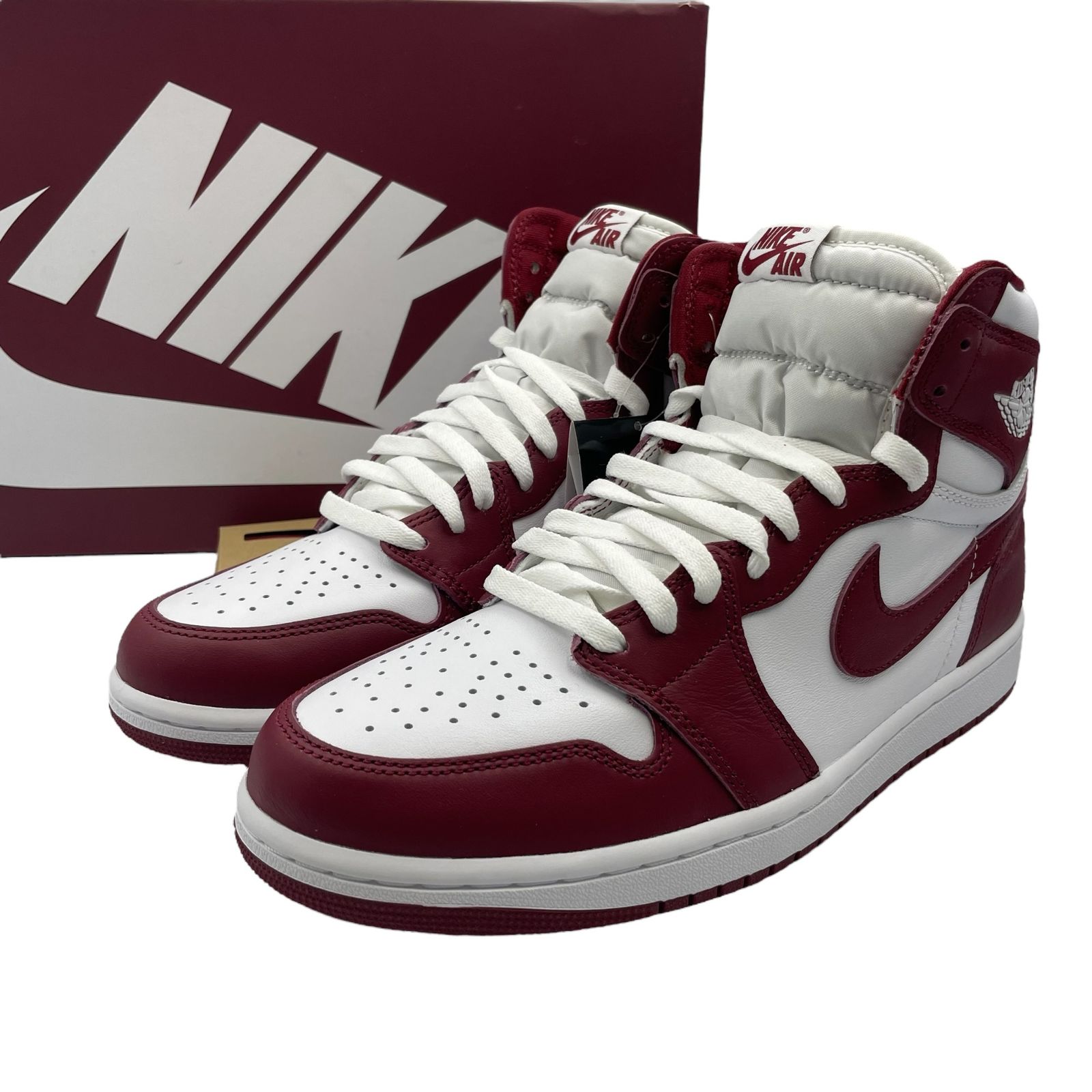 未使用品 NIKE ナイキ スニーカー エアジョーダン 1 レトロ ハイ オージー レザー ホワイト×チームレッド サイズUK9 箱付き