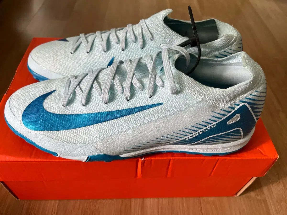 240) NIKE ベイパー プロ サッカーシューズ