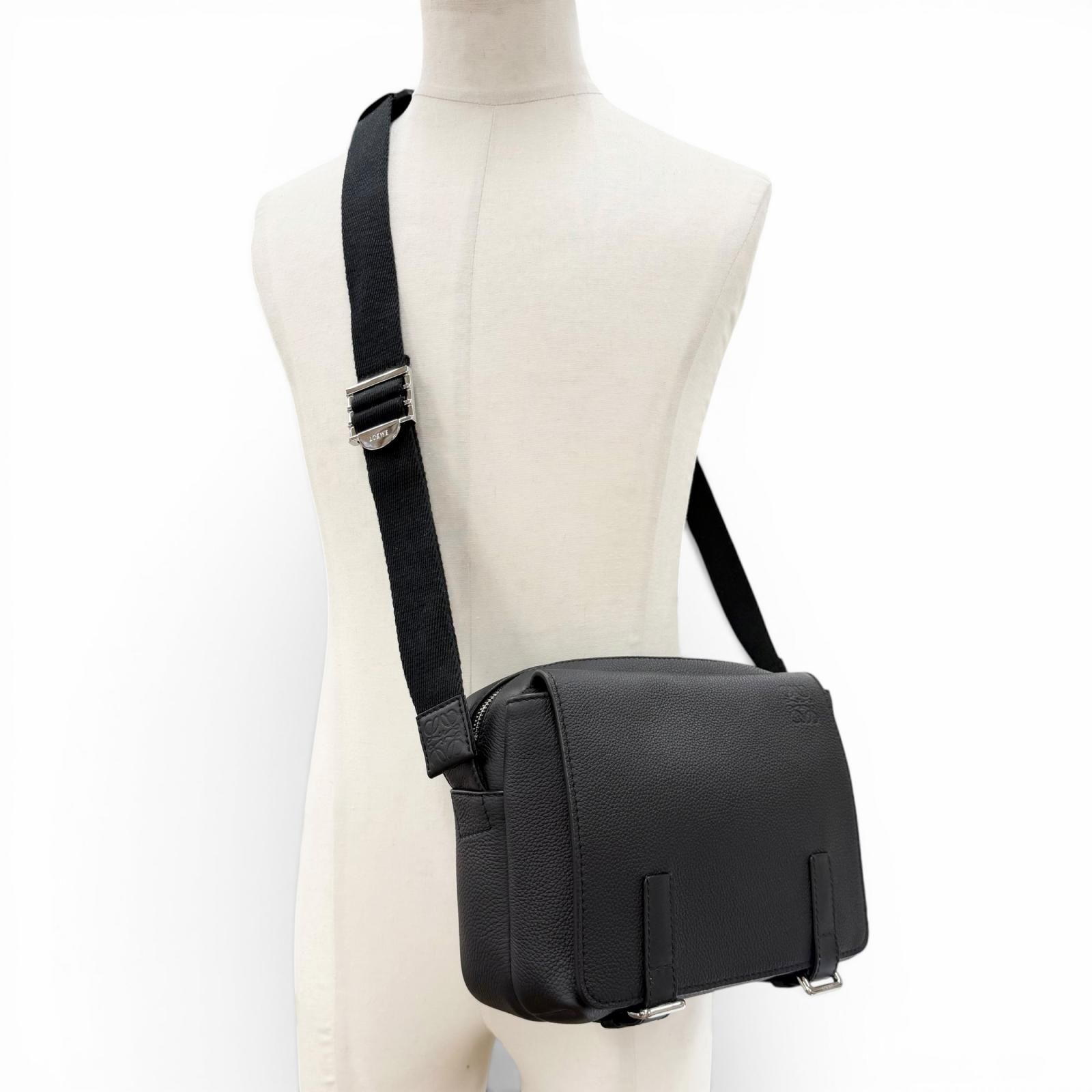 極美品▽LOEWE ロエベ B553A72X22 レザー アナグラムロゴ ミリタリー