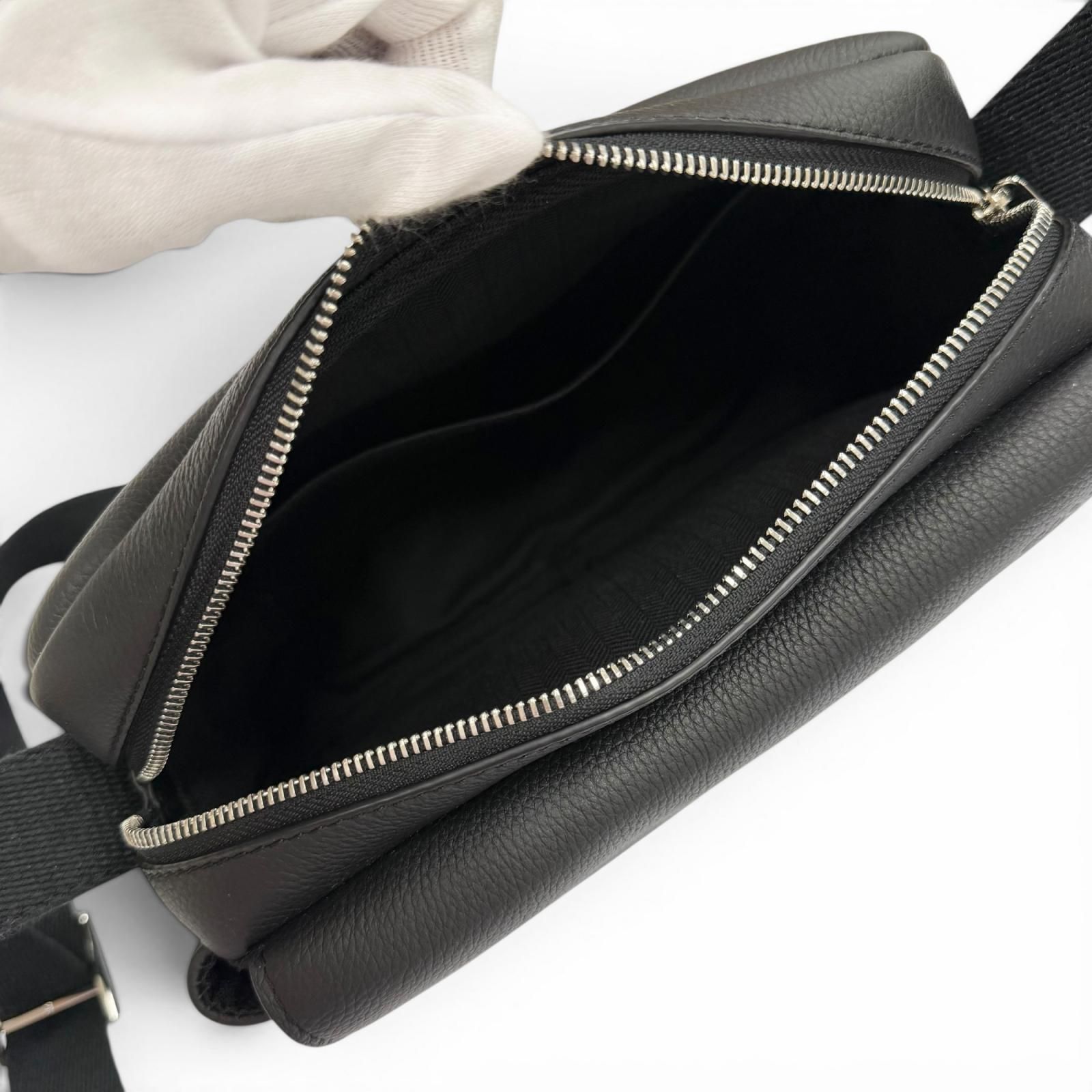 極美品▽LOEWE ロエベ B553A72X22 レザー アナグラムロゴ ミリタリー