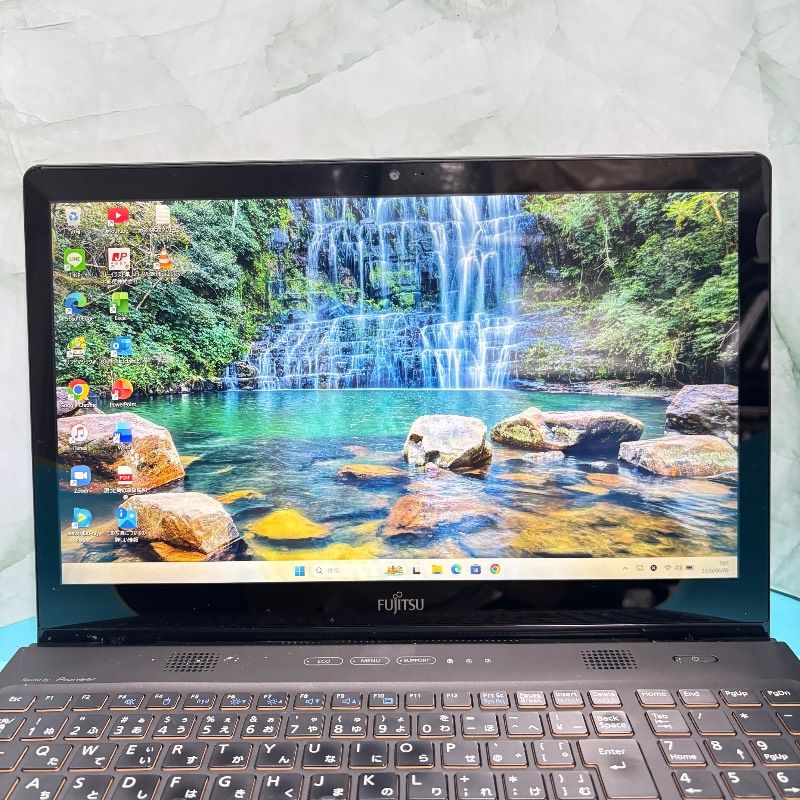Win11】Corei7 SSD240GB LIFEBOOK 富士通 - メルカリ