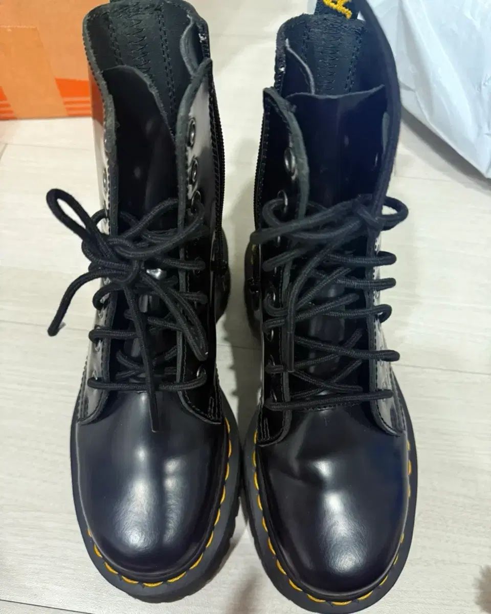 DR. MARTENS ドクターマーチン ジェイドン 出品