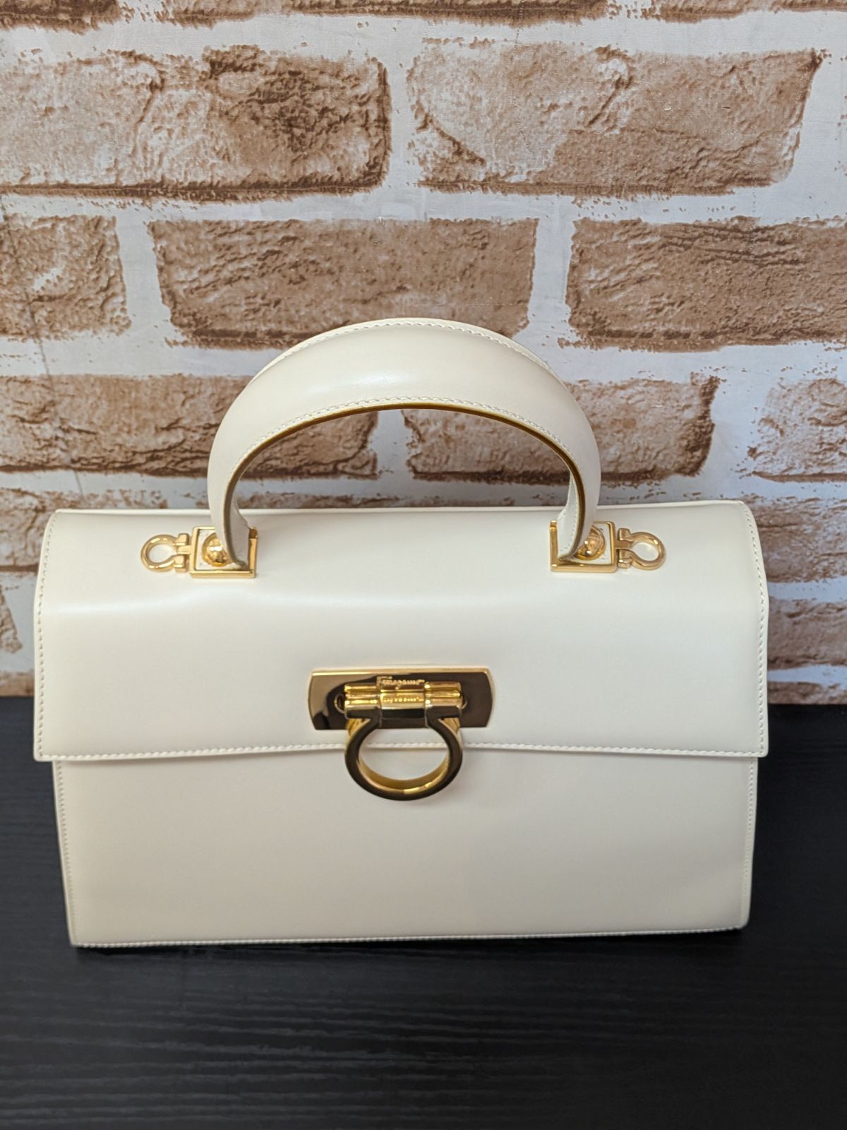 美品】Ferragamo フェラガモ ガンチーニ 2WAY ハンドバッグ アイボリー 